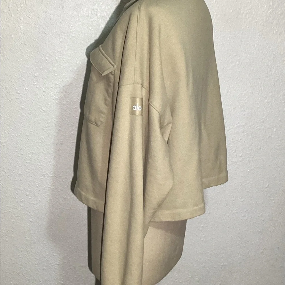 Alo Yoga Renown women’s Cropped Button-Up Pullover size large